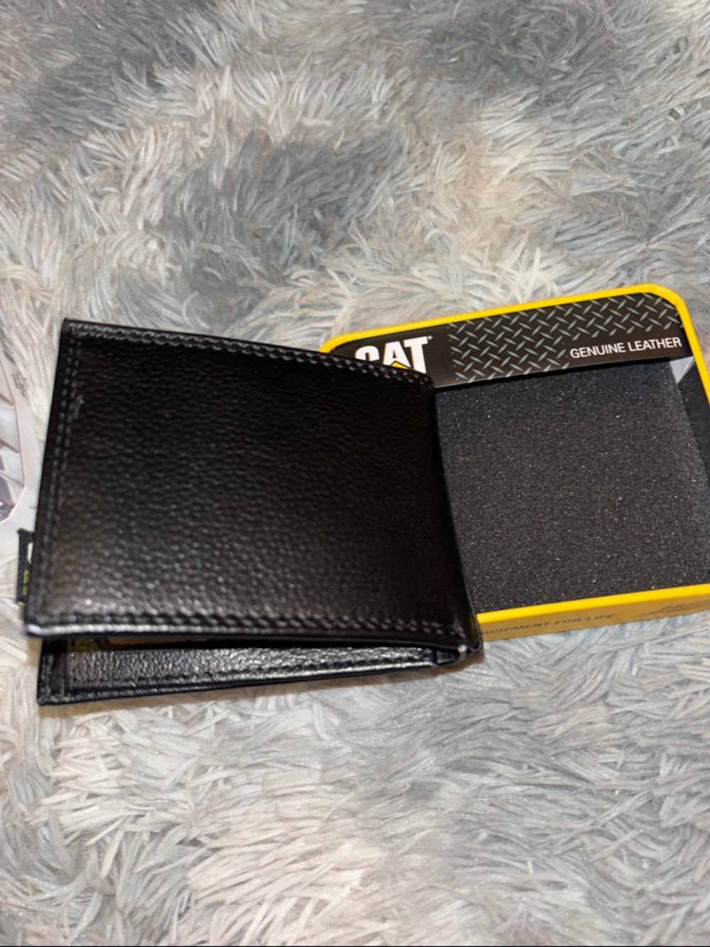 CAT Genuine Leather Black Tri-Fold Wallet with Yellow Tin RFID - Picture 5 of 7